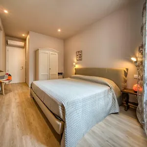 lindipendenza-la-casa-dei-viaggiatori.it-tuscanyhotel.com/